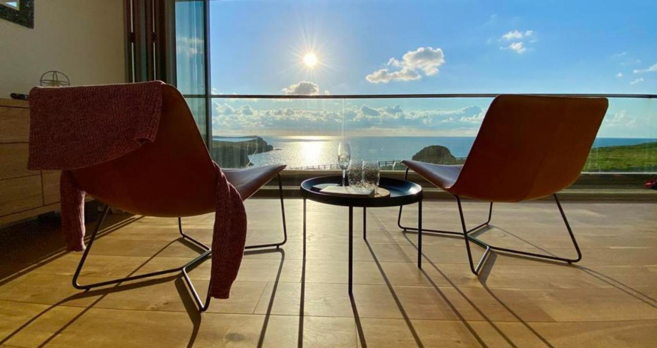 Sunset Waves Sea View Apartment Featuring Panoramic Views & Parking New Quay Dış mekan fotoğraf